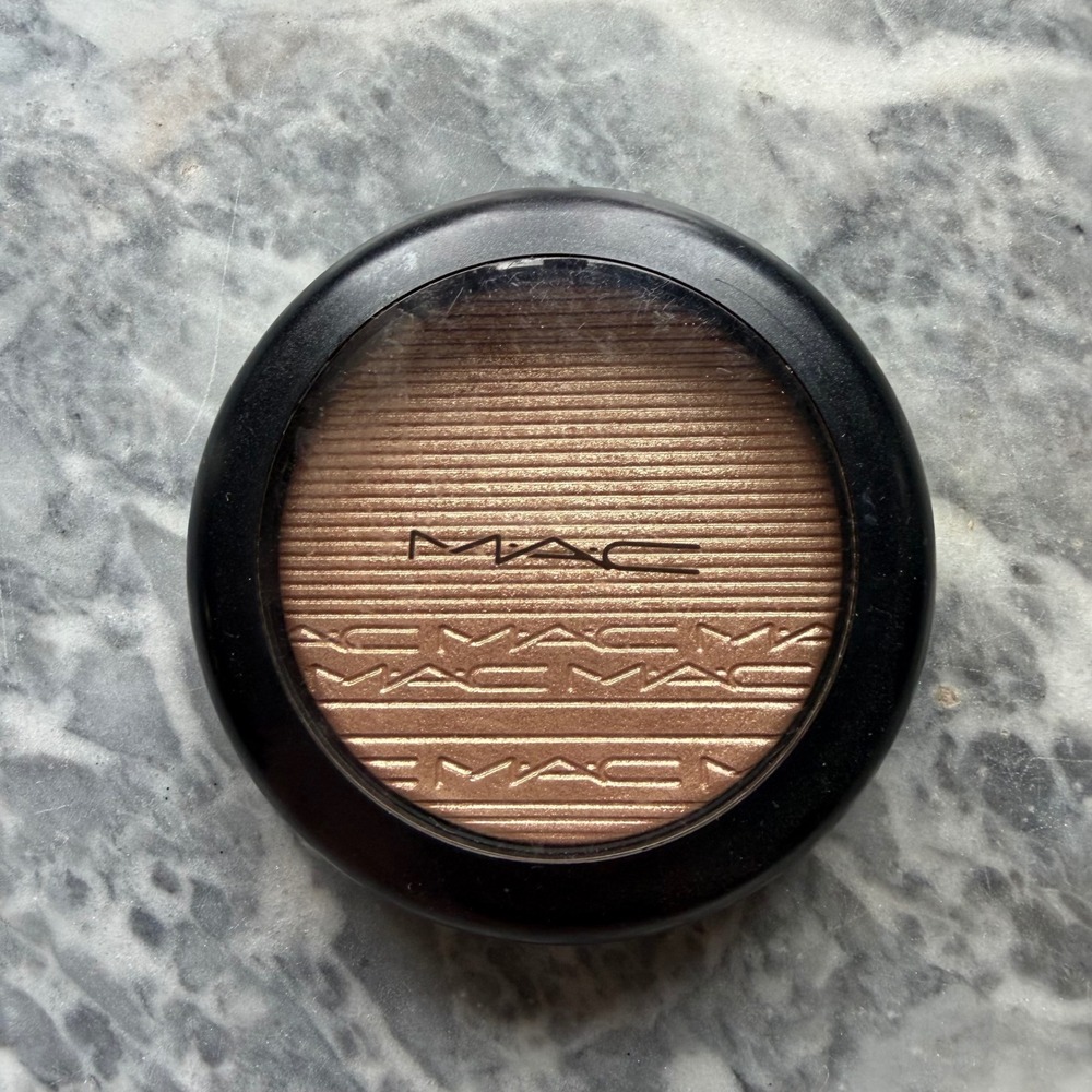 MAC Extra Dimension Skinfinish Highlighter - Whisper of Gilt